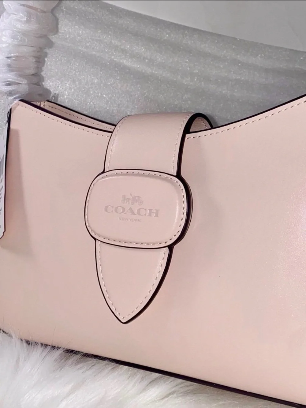 Coach 🌸 leather purse new in original packaging